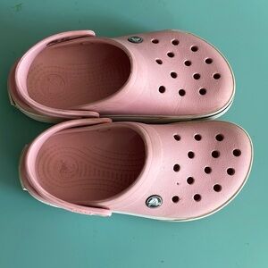 Girls Crocs size 4, (women’s 6)